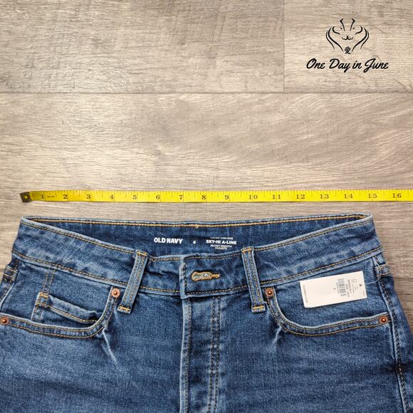 Old Navy Sky hi A Line Denim Shorts Size 6 - Picture 3 of 7